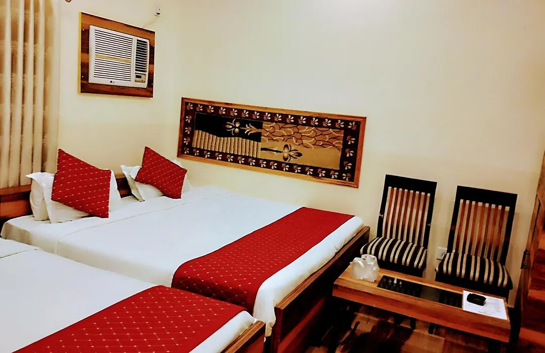 Bhagyashree Guest House 2 Km To Vishwanath Temple, Ganga Ghat Parking Available-1
