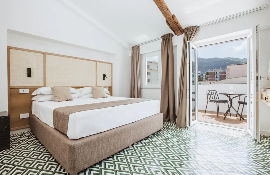 Boutique Suites 186-1