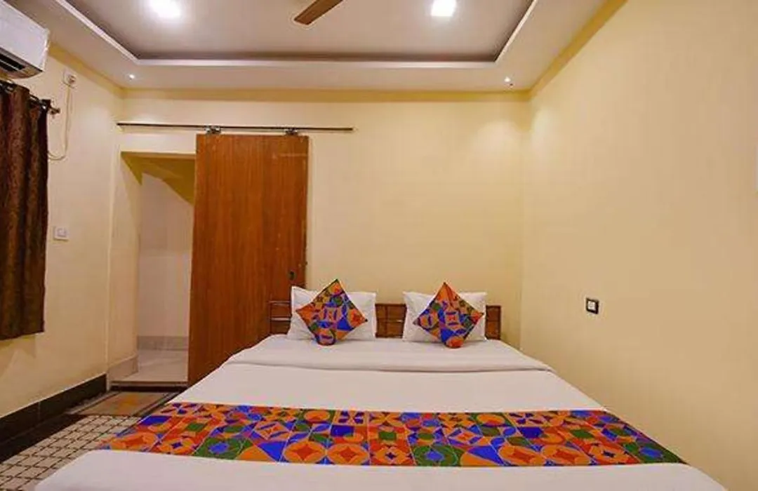 Fabhotel Golden Imperial-1