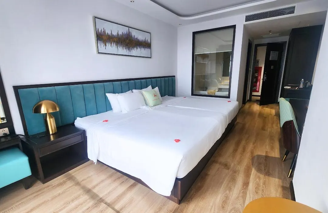Cordial Grand Hotel Da Nang Beach - Infinity Rooftop Pool-1