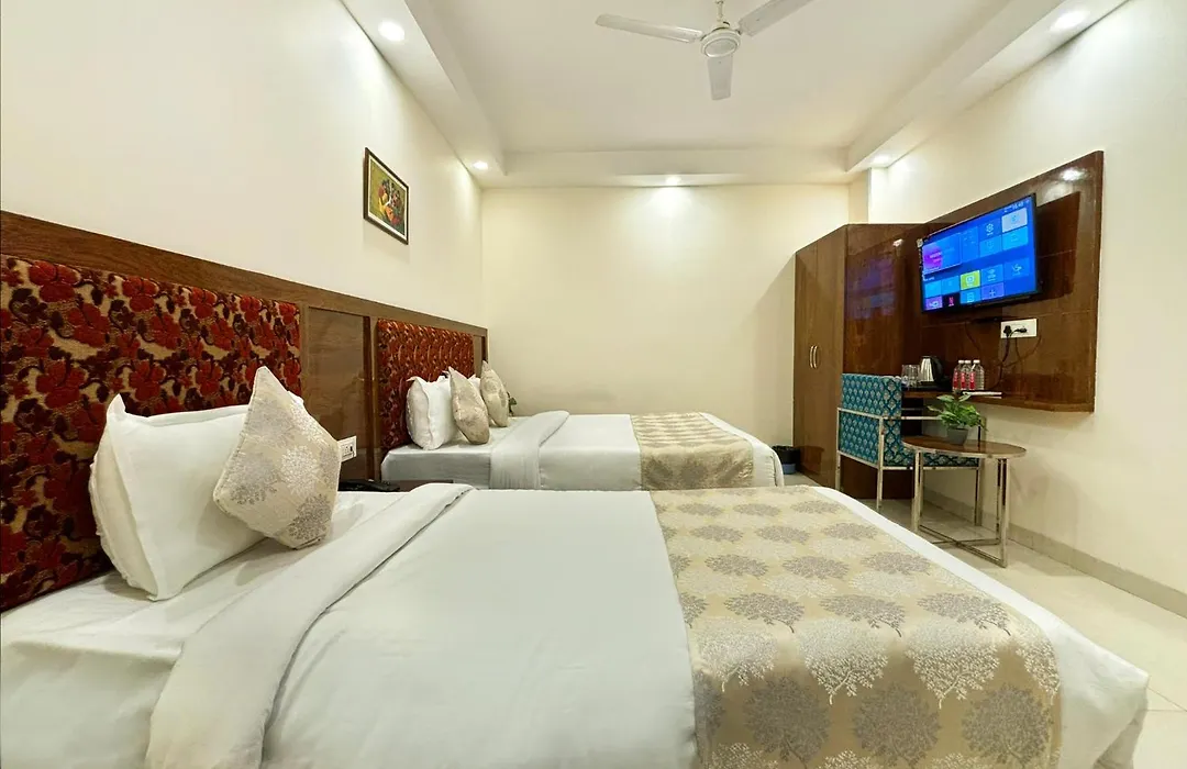Hotel Emblem Suites Delhi Airport-1