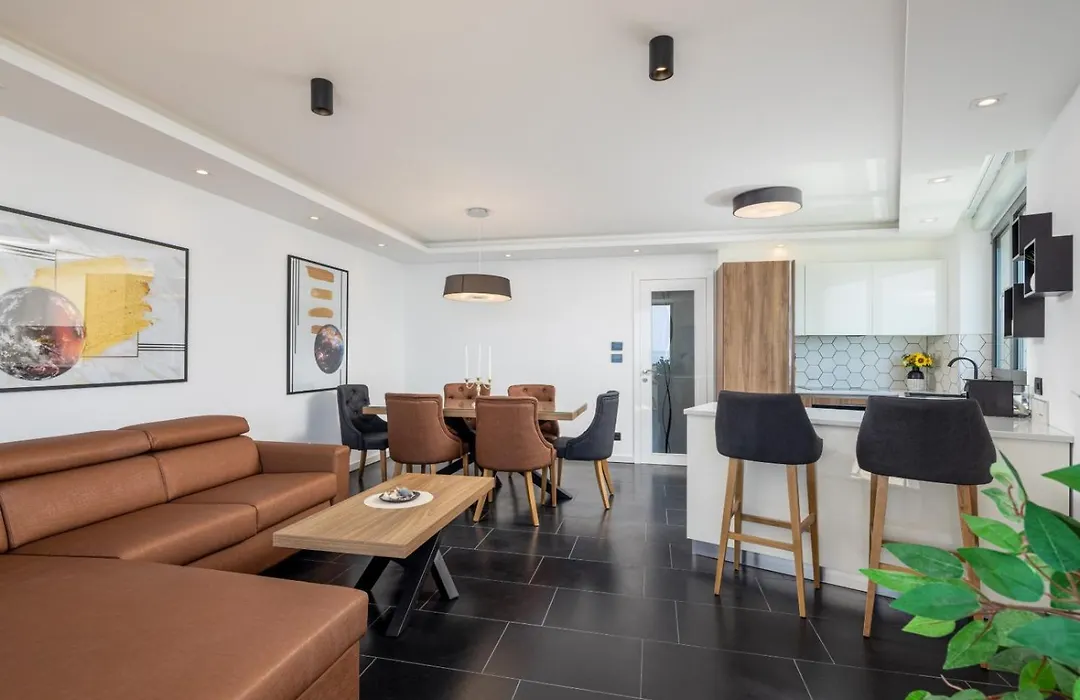VIPo Prestige Apartments-1