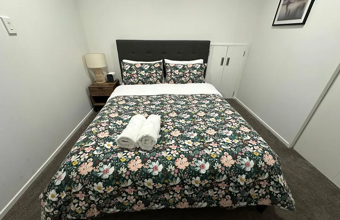 Trafalgar Place-1