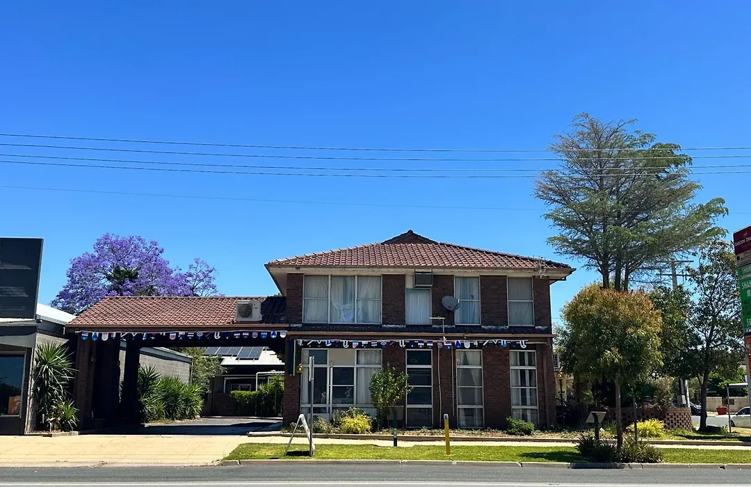 The Shamrock Hotel Balranald-1