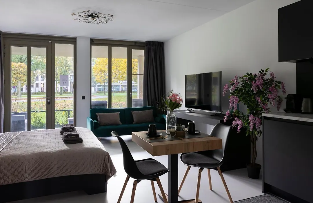 Luxury Room With King Size Bed-1