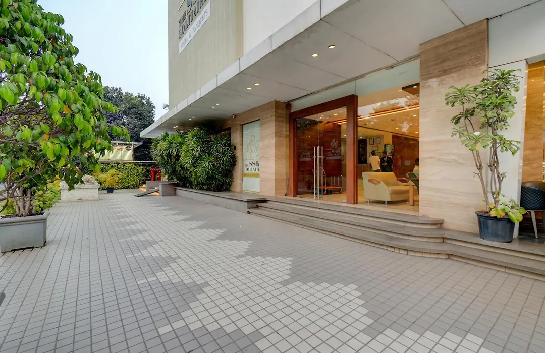 The Ssk Solitaire Hotel & Banquets-1