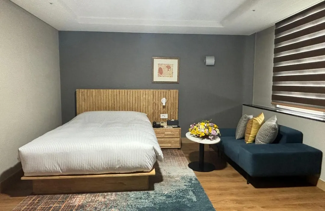 Gumi Century Hotel-1