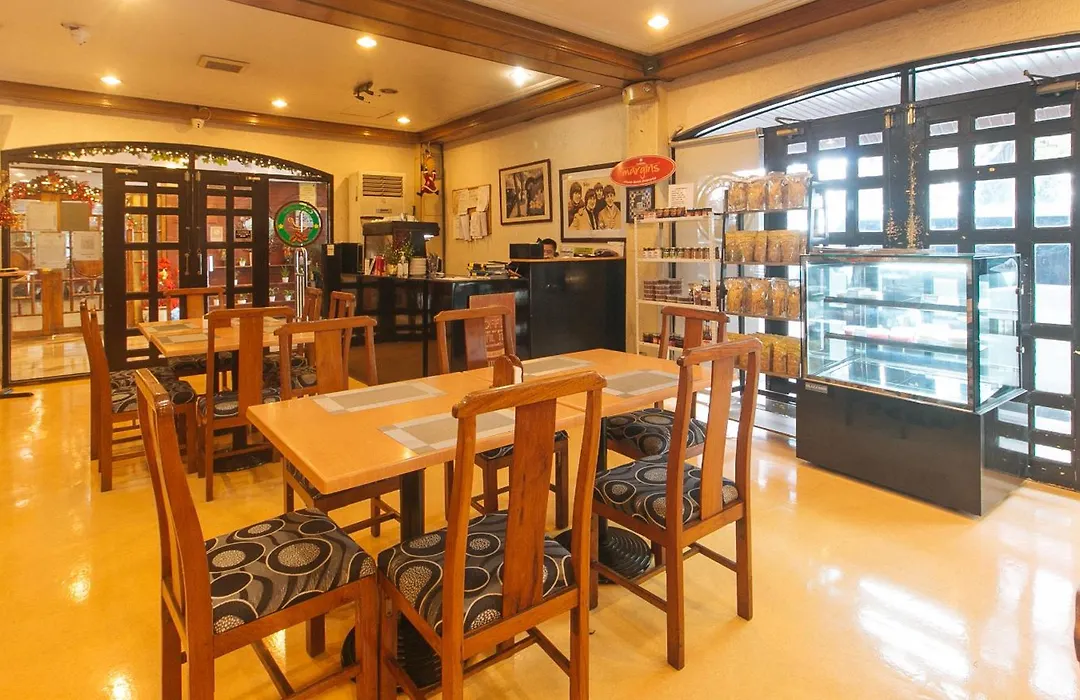 The Aloha Hotel-1