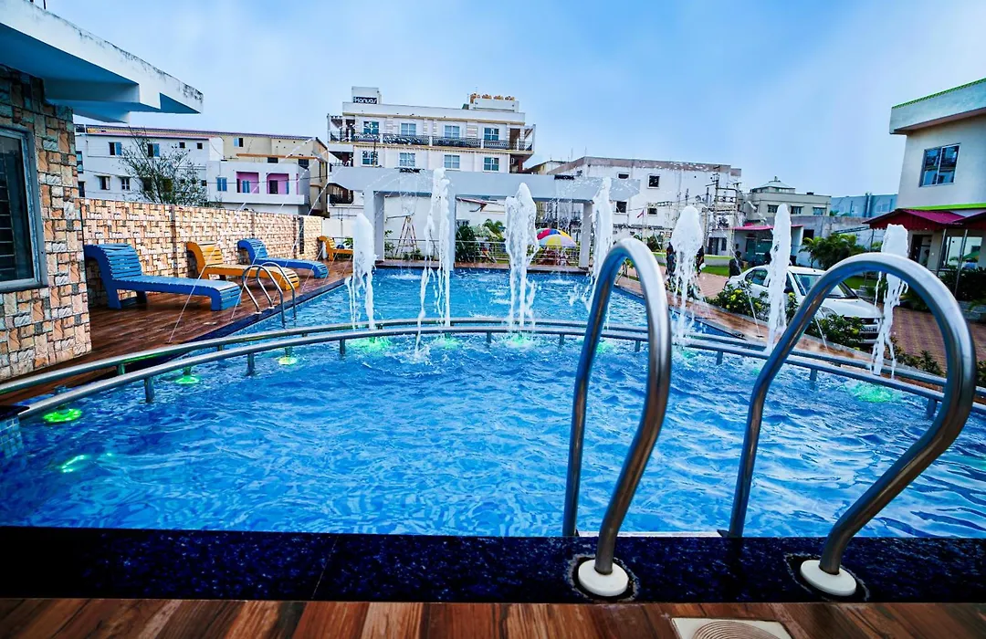Holiday Beach Resort !! Beach Distance 50 Mts !!-1