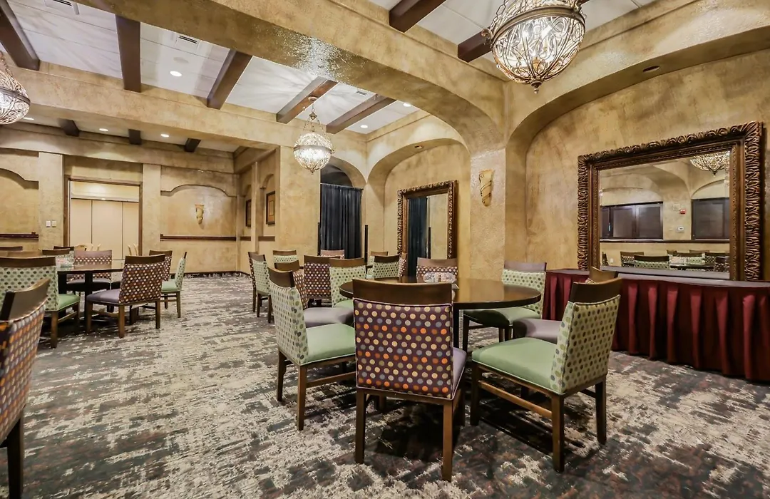Crowne Plaza Cleveland Airport By Ihg-1