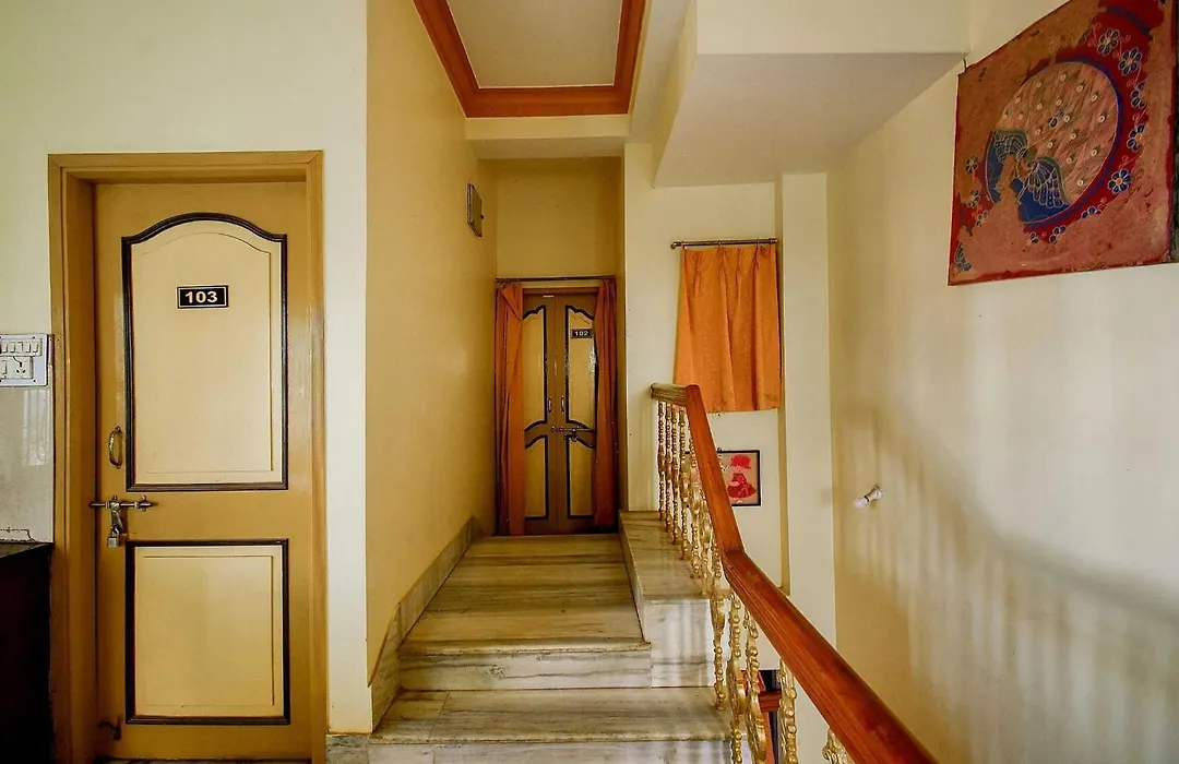 Oyo Flagship Moonlight Guest House 3-1