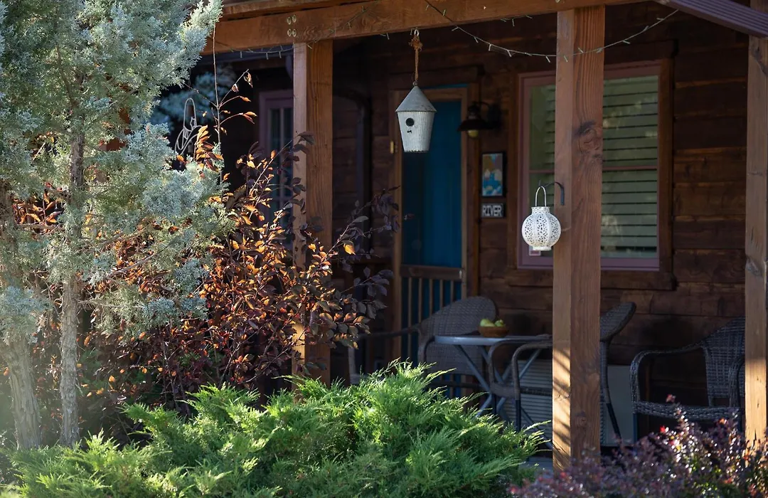 The Loubird Inn-1