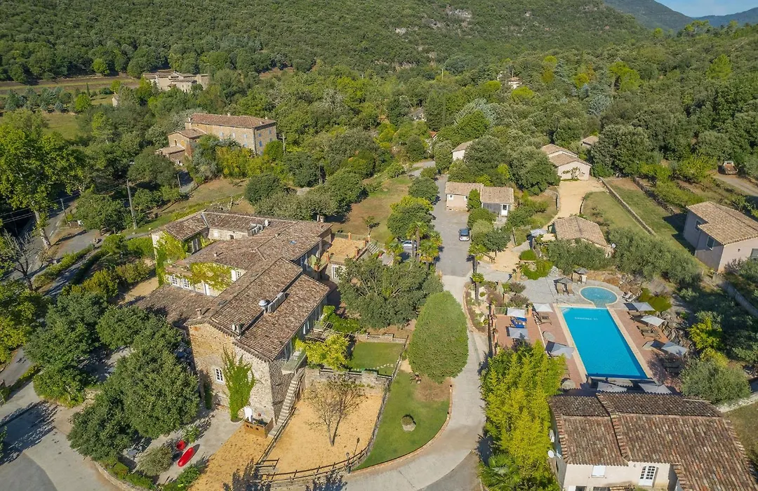 Logis Hotel Restaurant Le Pradinas-1
