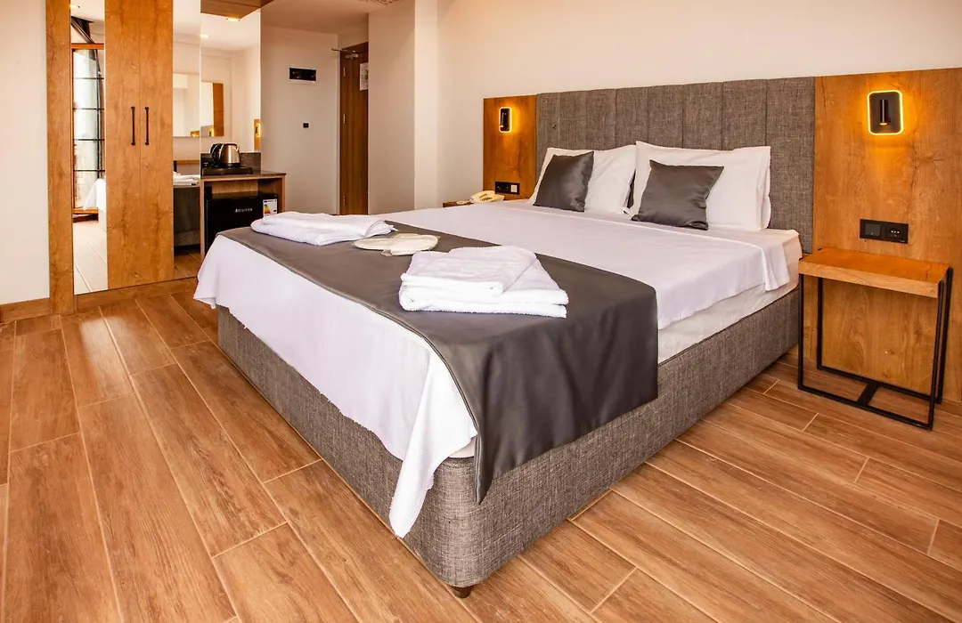 Grand Business Hotel-1