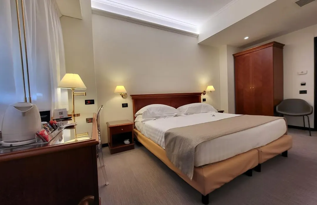 Hotel Plaza-1
