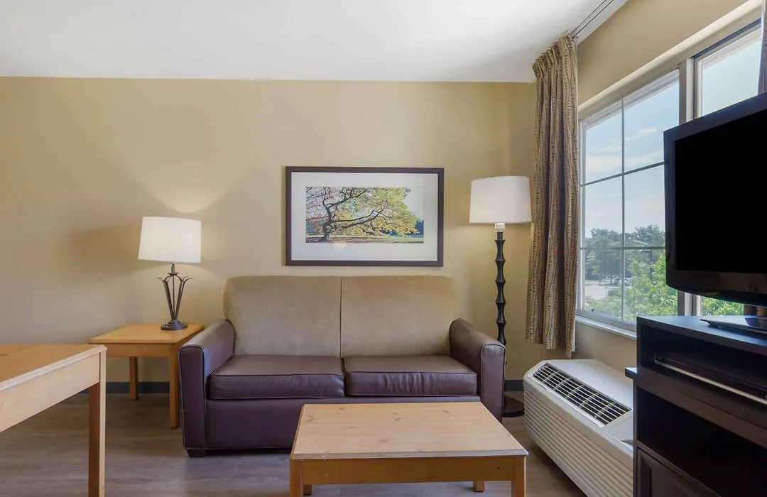 Mainstay Suites Washington Dulles Airport-1