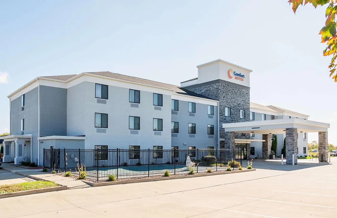 Comfort Suites Bloomington I-55 And I-74-1