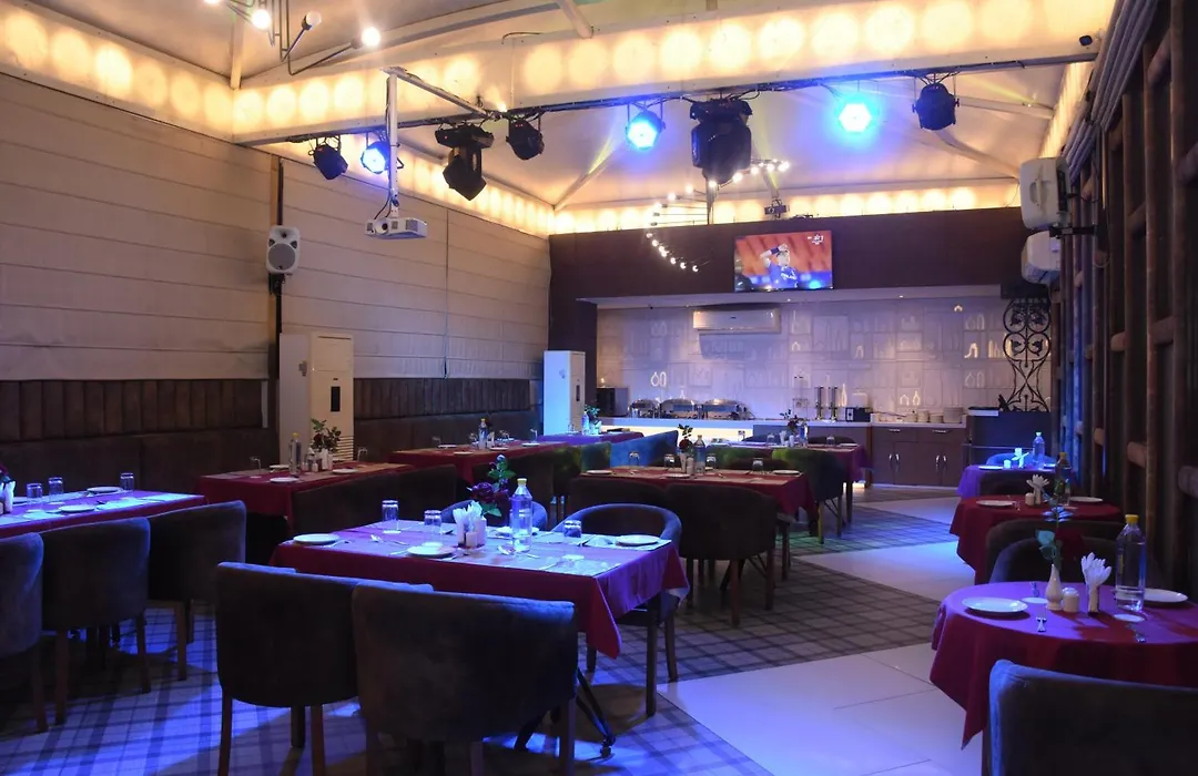 Hotel Gurveer Royal-1