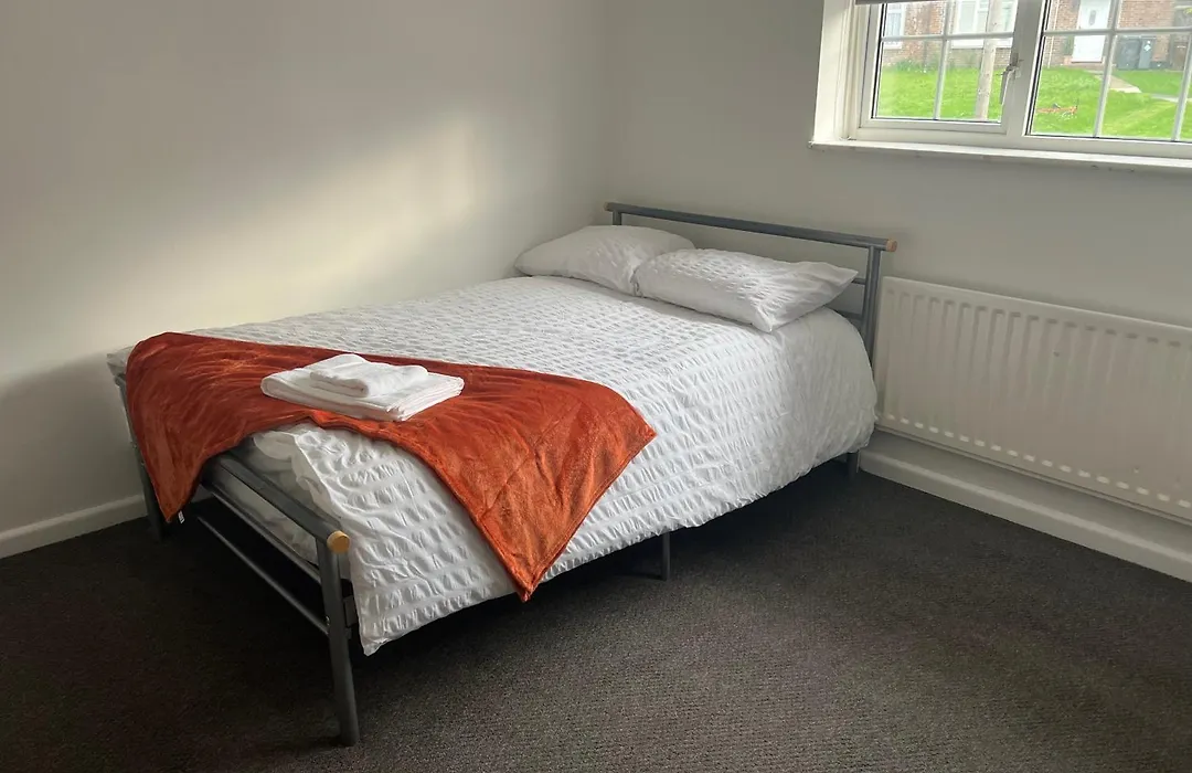 The Coral Guest House 1 Mile From Winchester Market-1