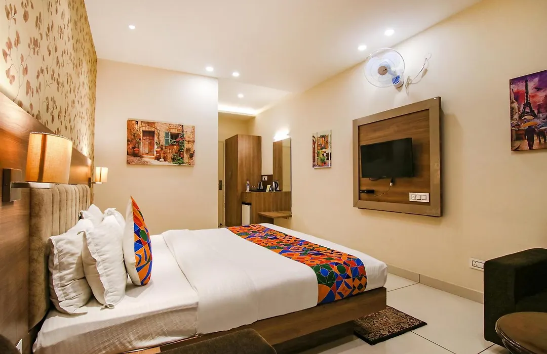 Hotel Florida -Manali Highway & 9 Mins Drive From Chandigarh University-1