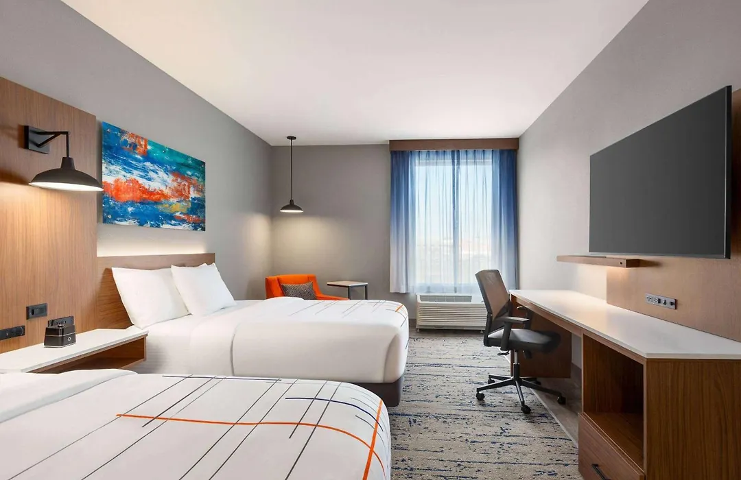 La Quinta Inn & Suites By Wyndham Mount Laurel Moorestown-1