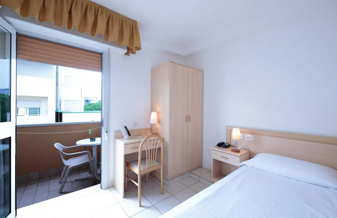 Hotel Garni Losanna-1