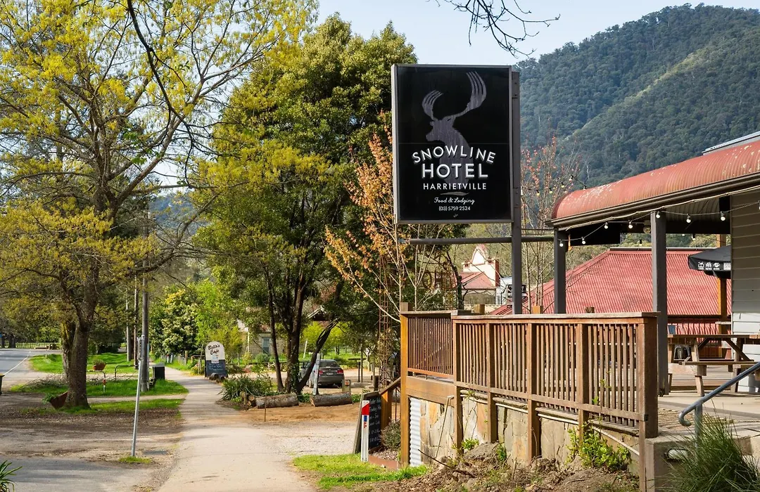 Snowline Motel-1