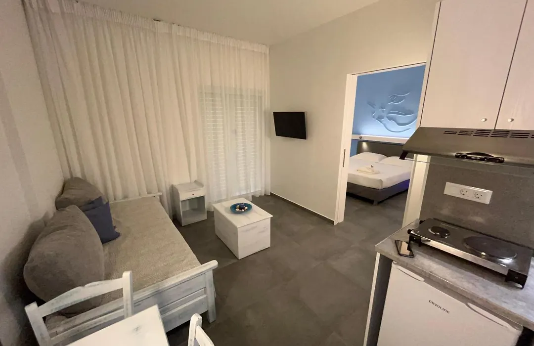 Niriides Hotel Apts Studios-1