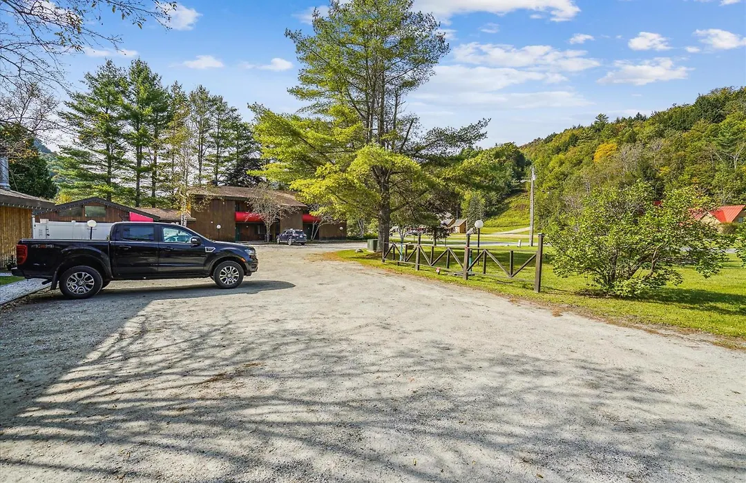 Cedarbrook Deluxe Two Bedroom Suite With Outdoor Heated Pool 21202-1