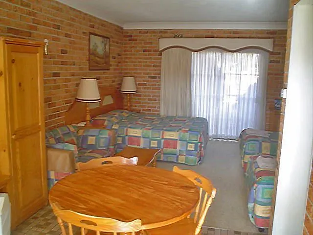 Coachmans Rest Motor Lodge-1