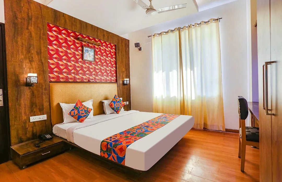 Fabhotel Mng-1