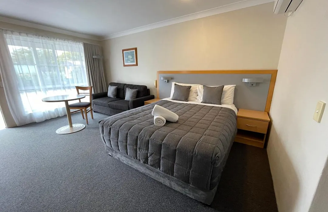 George Bass Motor Inn-1