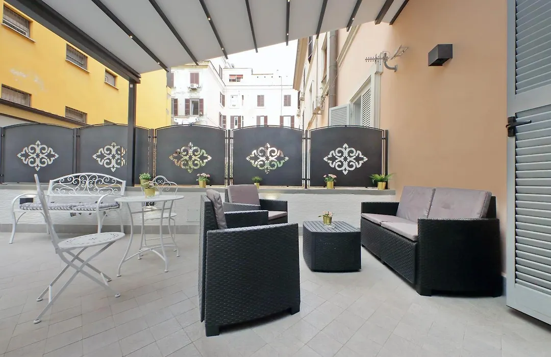 Roman Holiday Suites-1