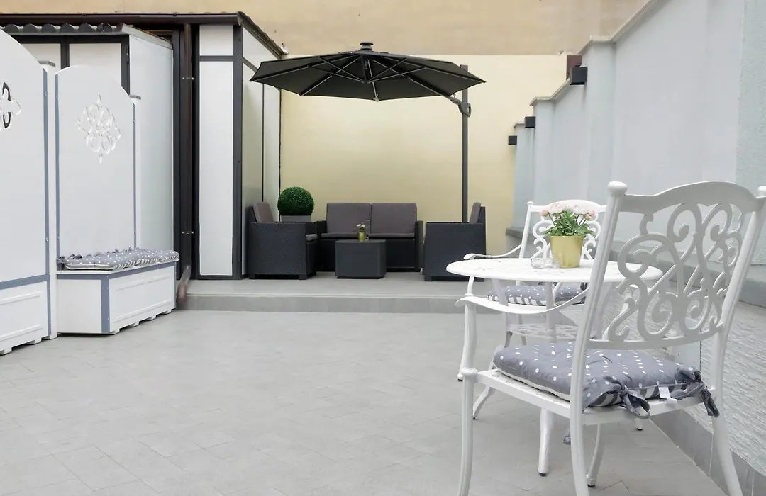 Roman Holiday Suites-1