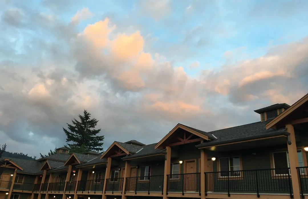 Vedder River Inn-1