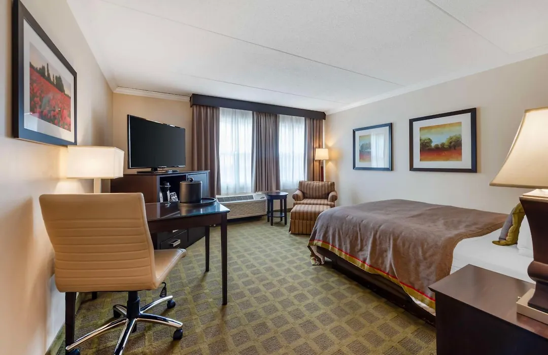 Best Western Plus White Bear Country Inn-1