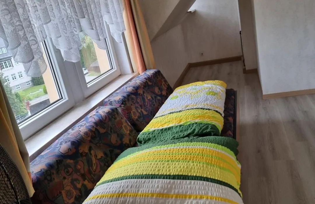 Uma-Dres Pension-1