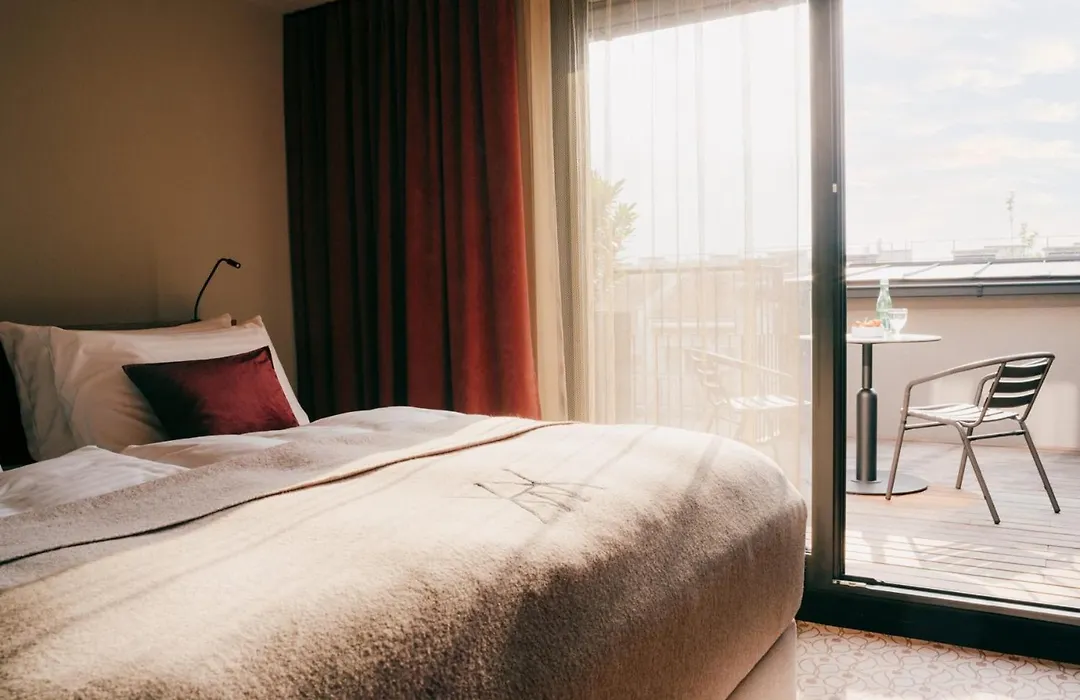Weltwien Luxury Art Apartments & Free Parking-1
