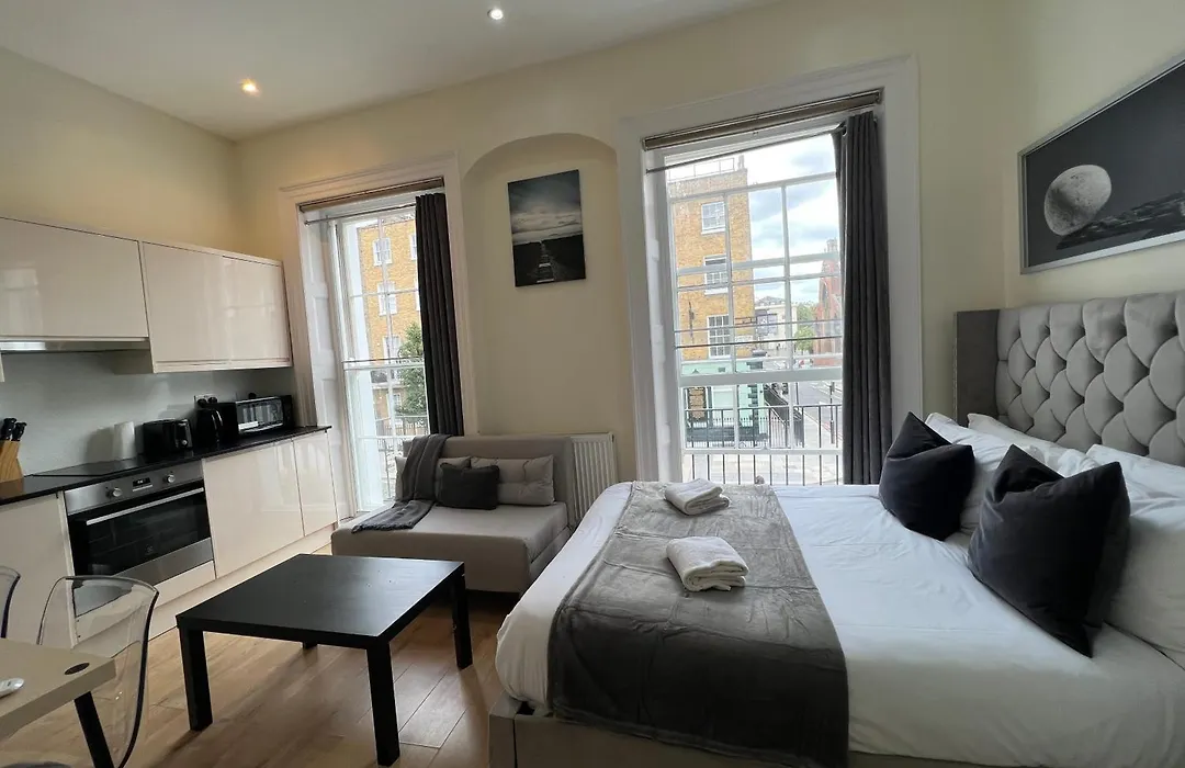Gloucester Place - Baker Street-1