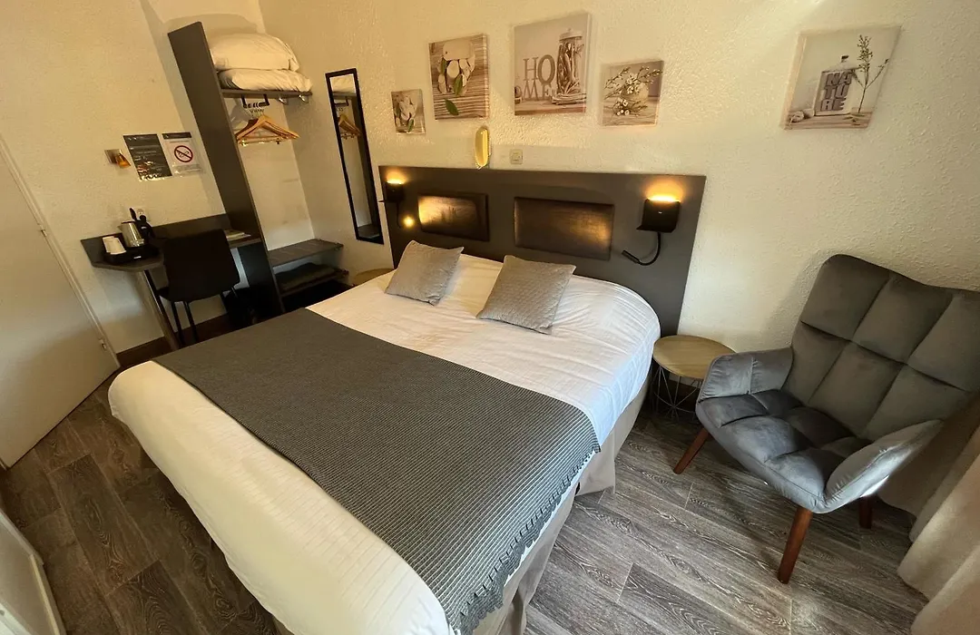 Le Cheval Blanc, Cognac Centre-1