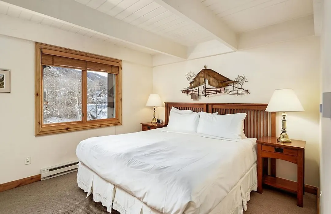 Chateau Blanc Unit 13, Blocks To Downtown Aspen-1