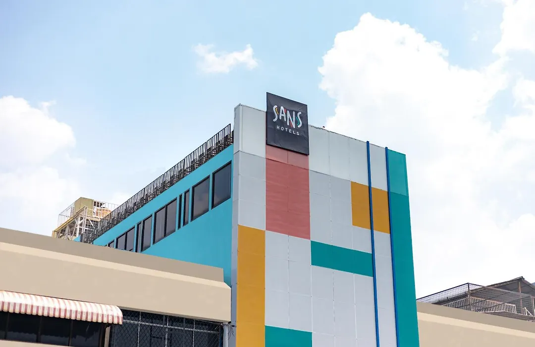 Sans Hotel Liv Ancol By Reddoorz-1