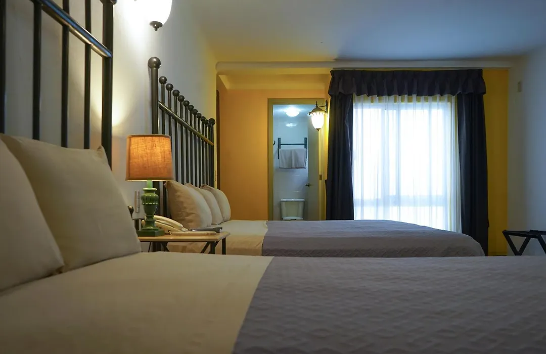 Hotel Real De Leyendas-1