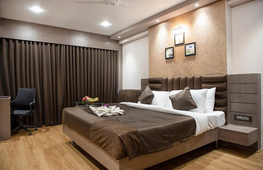 Hotel Rajmahal-1