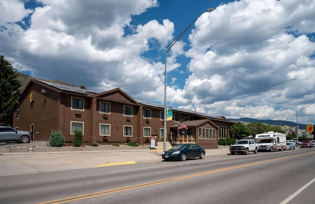 Super 8 By Wyndham Gardiner/Yellowstone Park Area-1