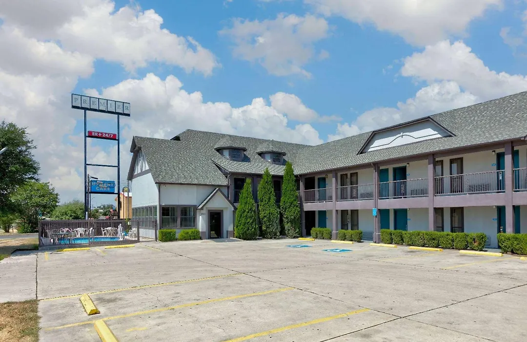 Howard Johnson By Wyndham San Marcos-1