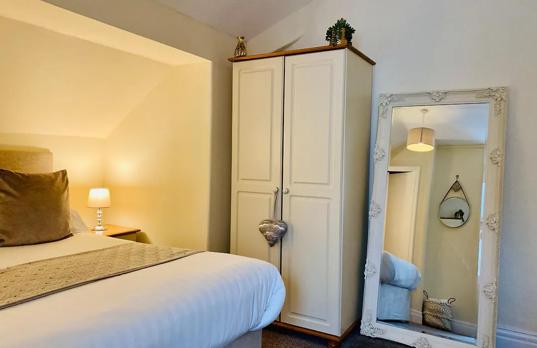 Cwtch Guesthouse-1