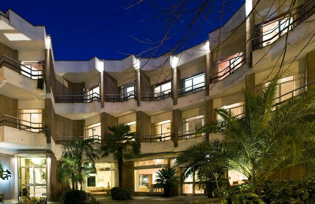 Mini Palace Hotel-1