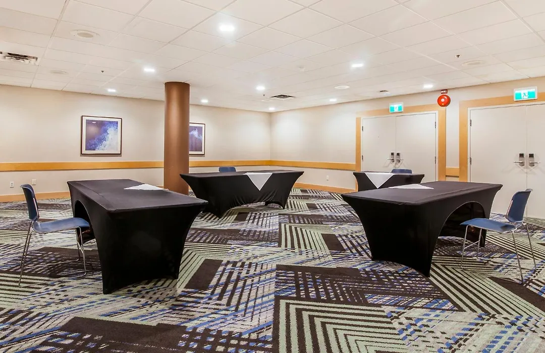 Holiday Inn Express & Suites Langley By Ihg-1