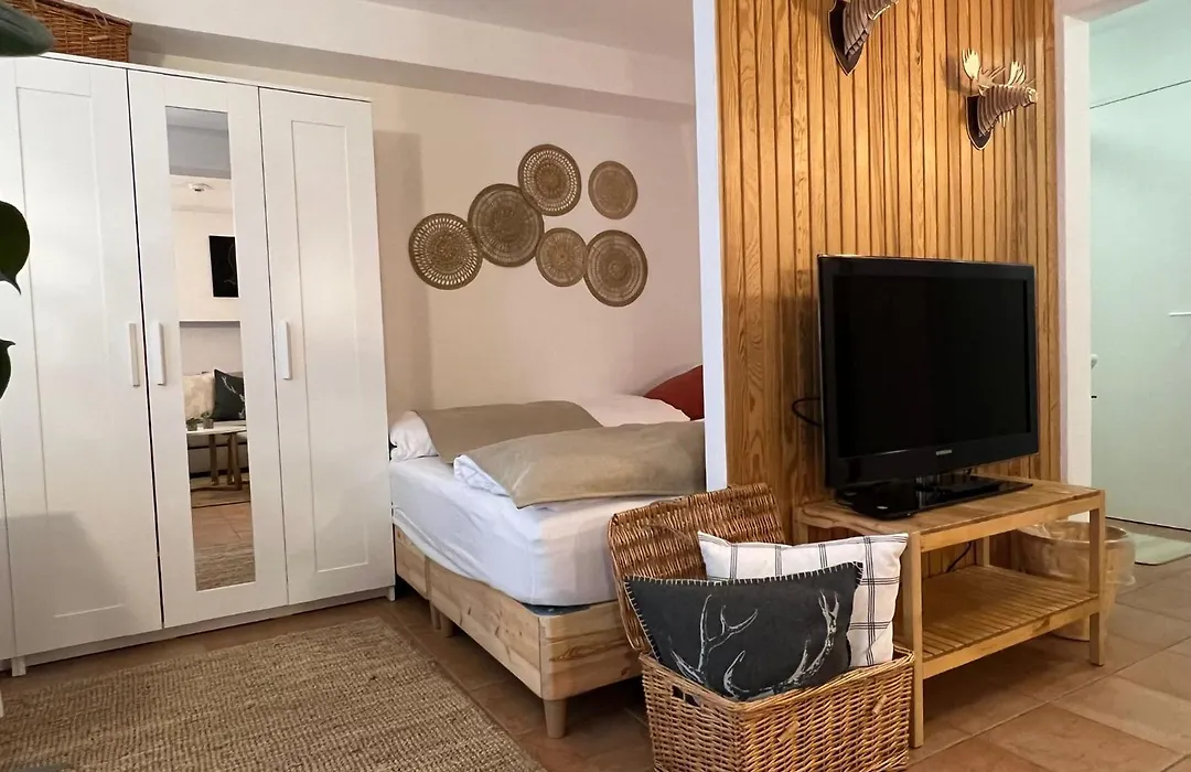 Spannort Family Home With Common Kitchen And Self Check-In-1
